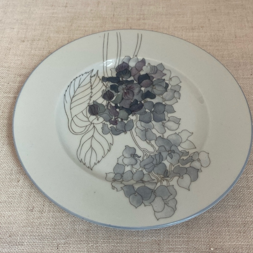 80 vintage plate Block Spal Portugal Watercolor Hydrangea Mary Lou Goertzen 1982